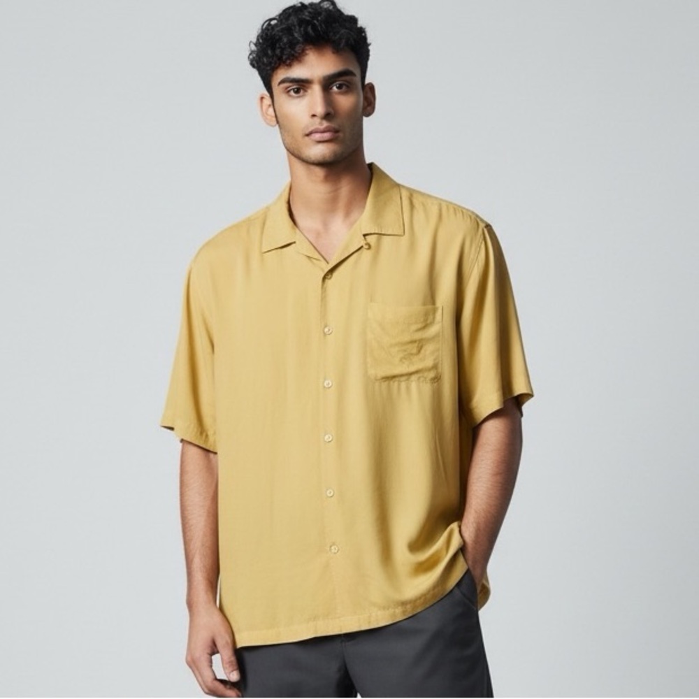 Tommy Bahama Pale Yellow Harbor Luxe 100% Silk Camp Shirt - Size Large